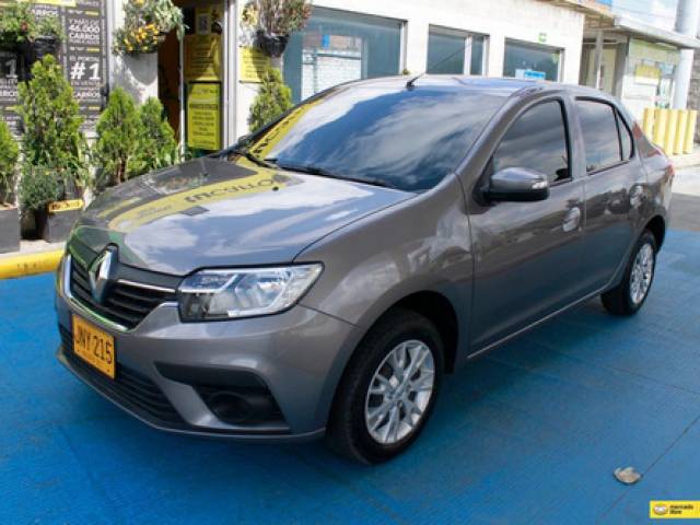 Renault Logan Life + 2023 1600 gris $53.500.000