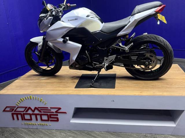 Kawasaki Z 250 2014 automático frenos disco $9.200.000