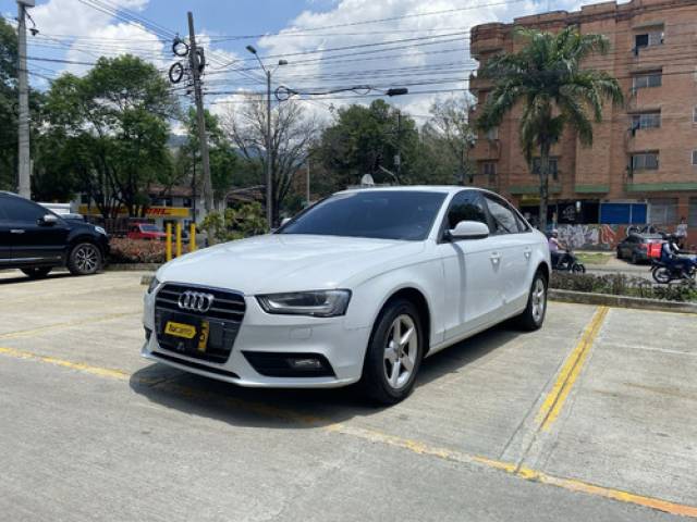 Audi A4 1.8 TSFI AMBITION 2015 blanco automático Medellín